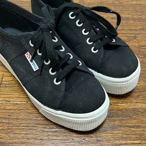 SUPERGA Black platform tennis shoes